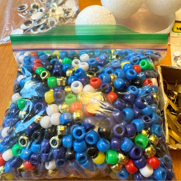 Craft Lot Googly Eyes, Brads, Brads, Styrofoam Supplies - Picture 3 of 14